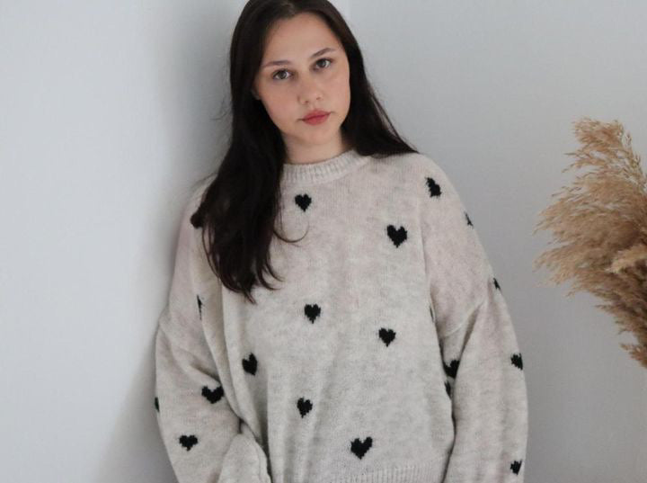 Herzchen-Strickpullover