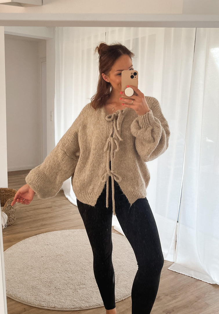 Schleifen-Strickjacke