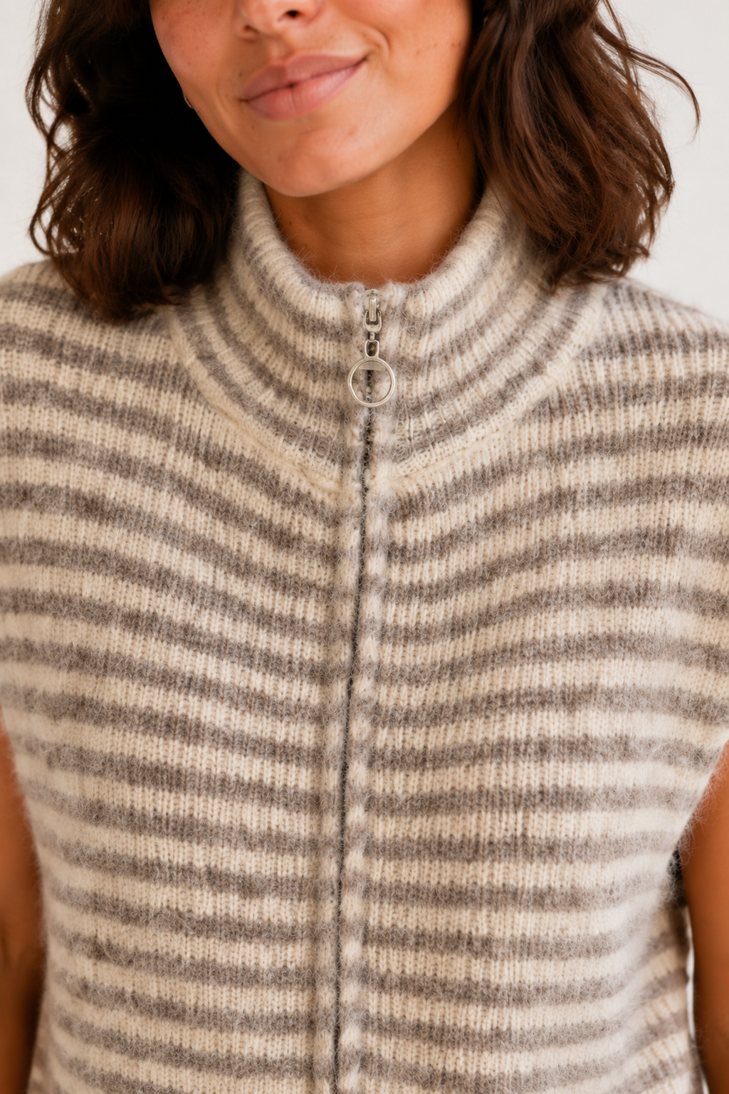 Gestreifte Strickweste „Mila“