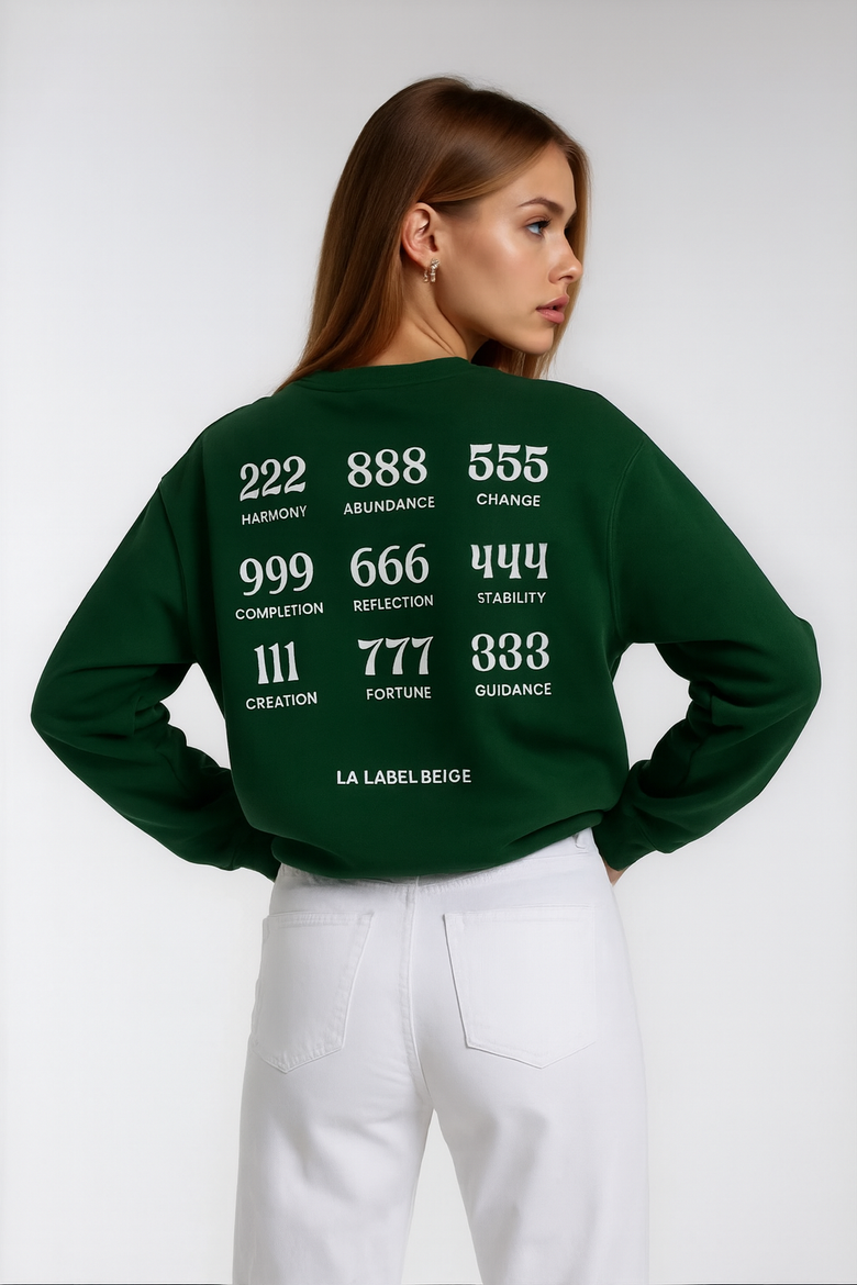 Oversized Damen Sweater in dunkelgrün aus Bio-Baumwolle mit Statement Backprint von La Label Beige