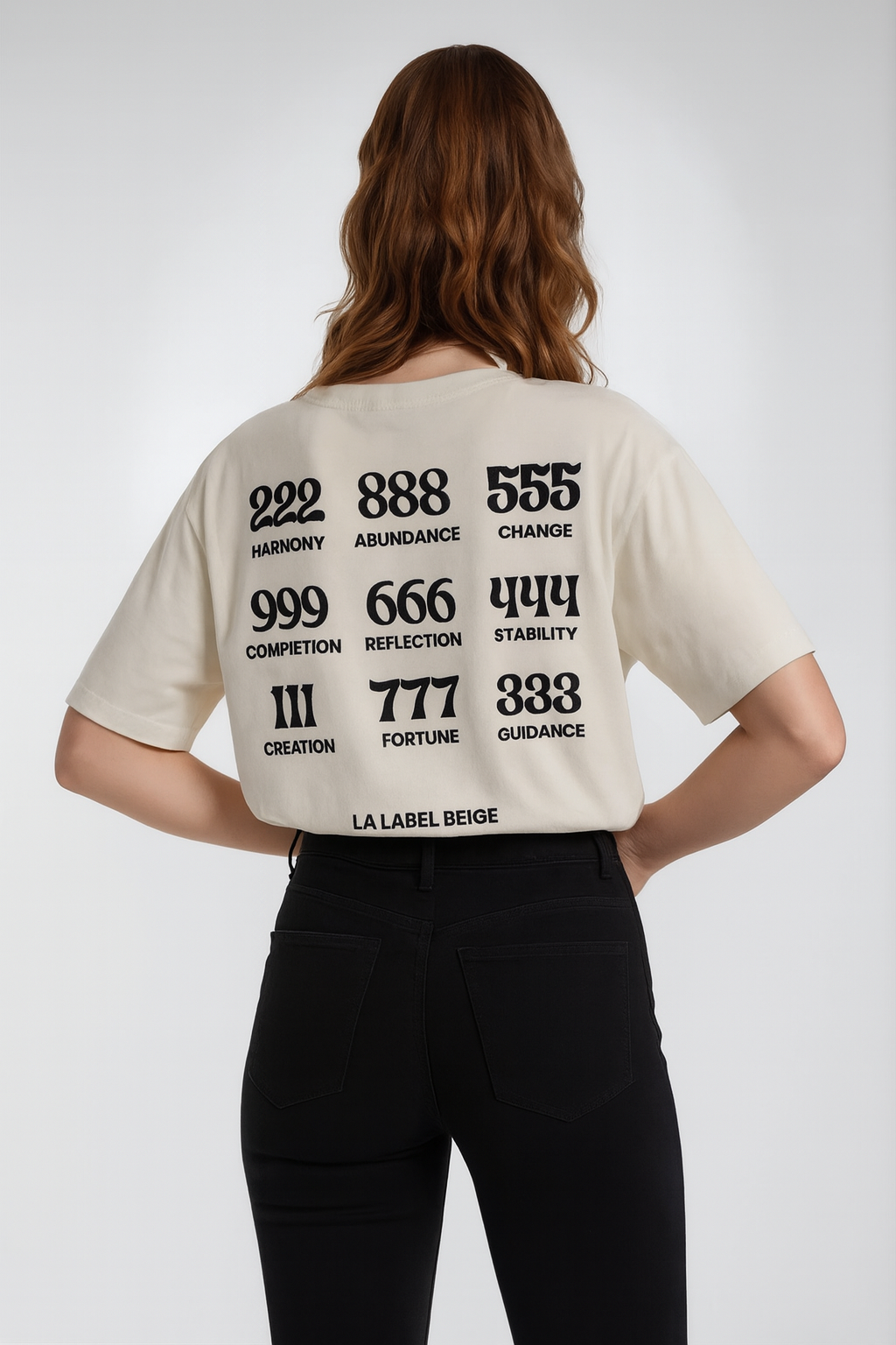 Vintage weißes Oversized Damen T-Shirt mit grafischem Backprint von La Label Beige